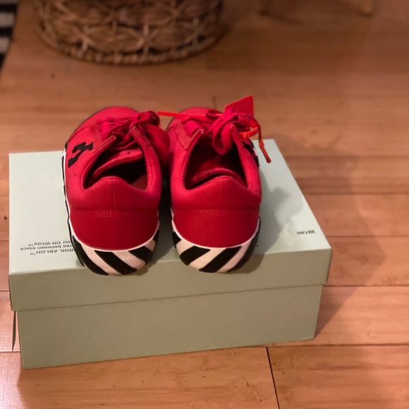 OFF-WHITE Vulc Low Red - Picture 4 of 8